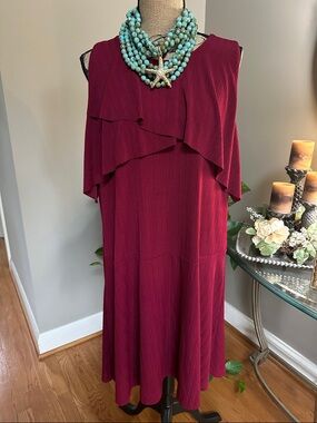 Ivanka Trump Sleeveless Tiered Midi Dress in Deep Fuchsia EUC